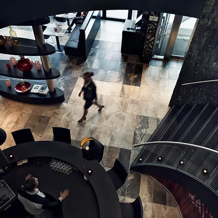 Отель Mainport Rotterdam, A Hilton Affiliate 4*
