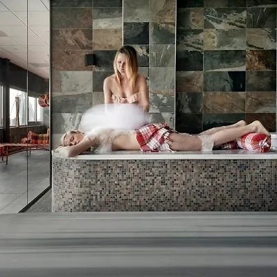 Hotel Mainport Rotterdam, A Hilton Affiliate